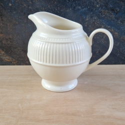 Melkkannetje Wedgwood serie...