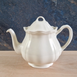 Wedgwood Queens Shape theepot