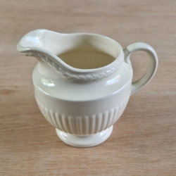 Wedgwood Edme roomkannetje...