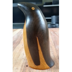 Houten beeldje pinguïn